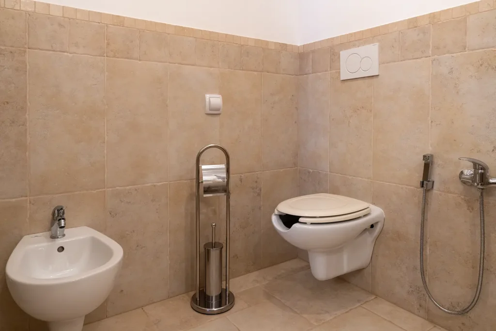4096-05985bathroom__lp_double_room